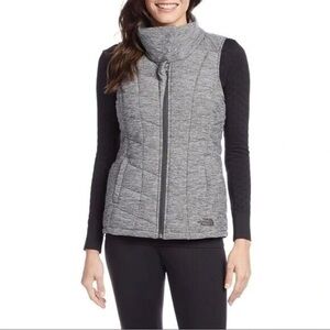 The North Face Women's Quilted Puffer Vest Gray Full Zip Pockets Small Outdoorsy